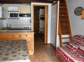 Studio en mezzanine, près des pistes, balcon sud/est, garage privé - FR-1-464-35